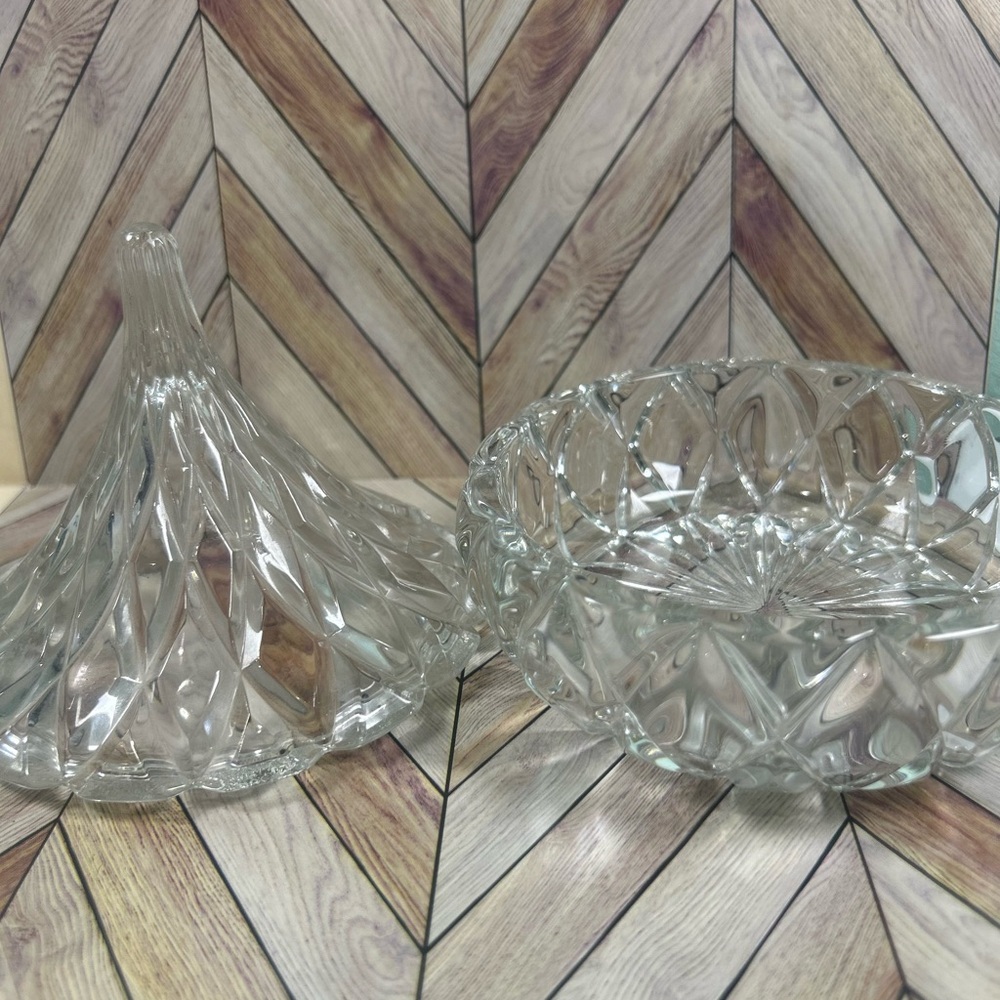 Hershey's Kisses Licensed Crystal Covered Candy Dish - Picture 6 of 6